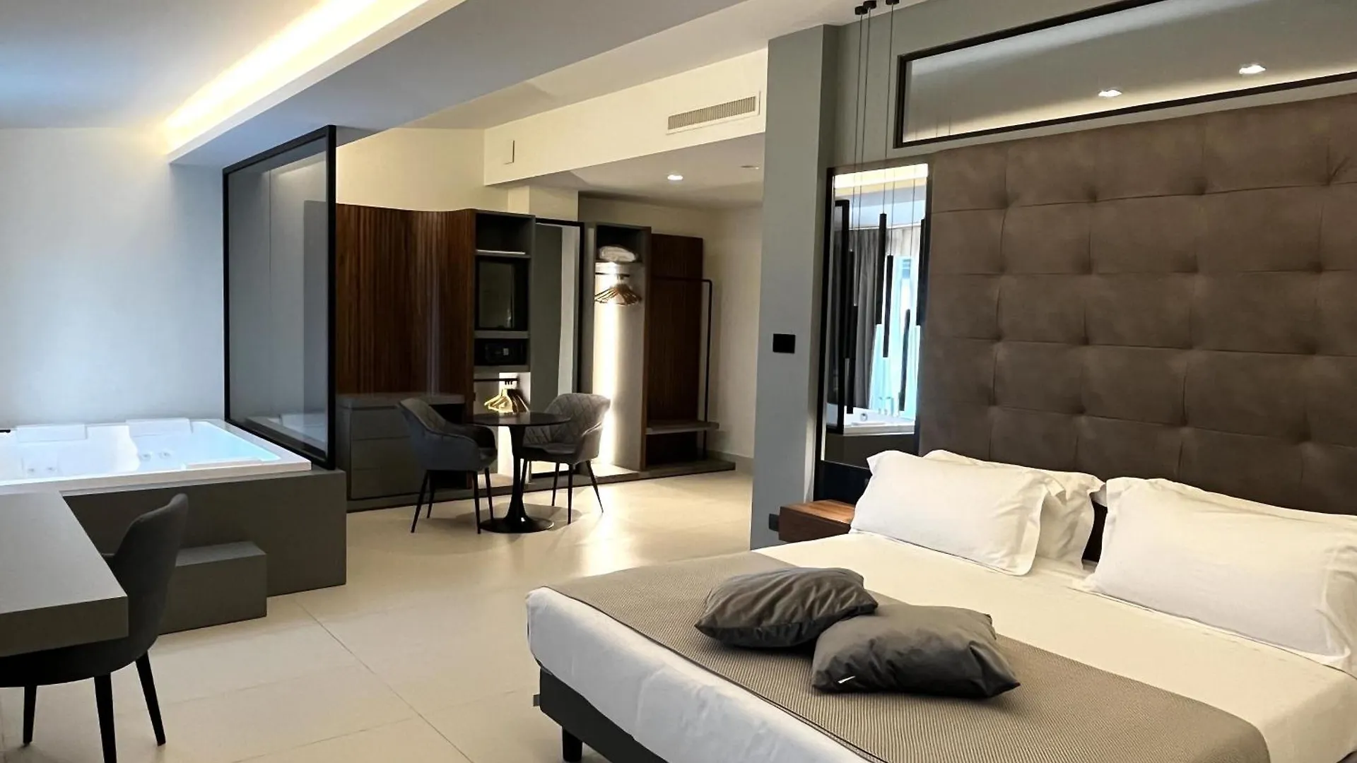 12 Hotel Business in Campania Perfetti per Chi Viaggia per Lavoro